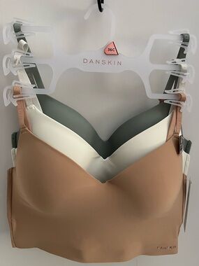 Danskin Smooth & Silky Invisible Edge Seamless Pullon Wireless 3pc Bra/Bralette